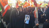 حس و حال غم انگیز مردم انقلابی مشهد در وداع با پیکر پاک رهبر انقلاب + فیلم