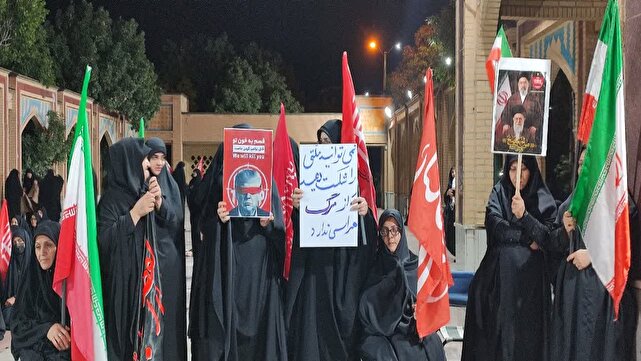 اجتماع در میدان انقلاب صالح آباد برگزار شد