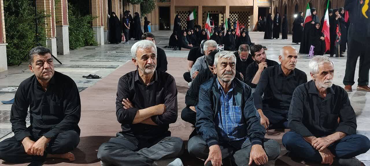 شور و حال حماسی صالح آباد در میدان انقلاب شور و حال حماسی صالح آباد در میدان انقلاب