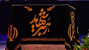 حضور مردم مشهد بر سر مزار آیتالله علی خامنهای
