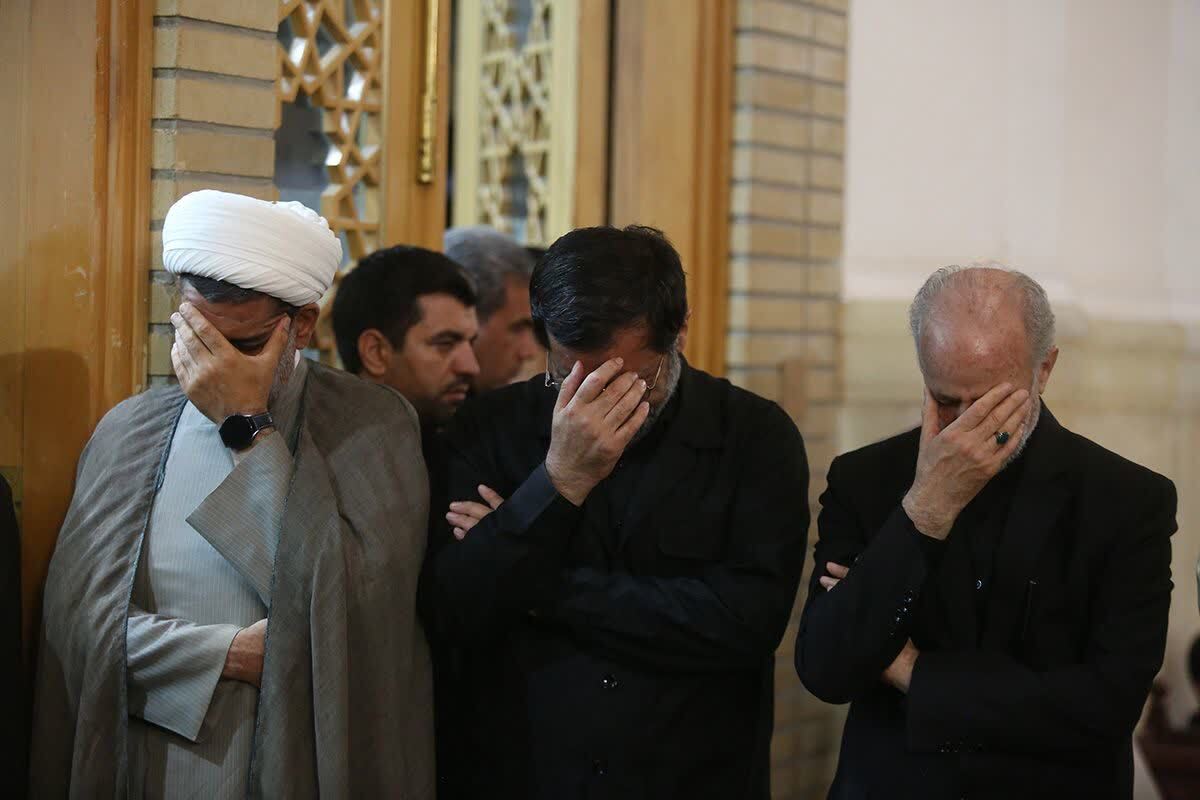 بزرگداشت رهبر شهید انقلاب از سوی قوای سه&zwnj;گانه در حرم بانوی کرامت(س)+تصاویر