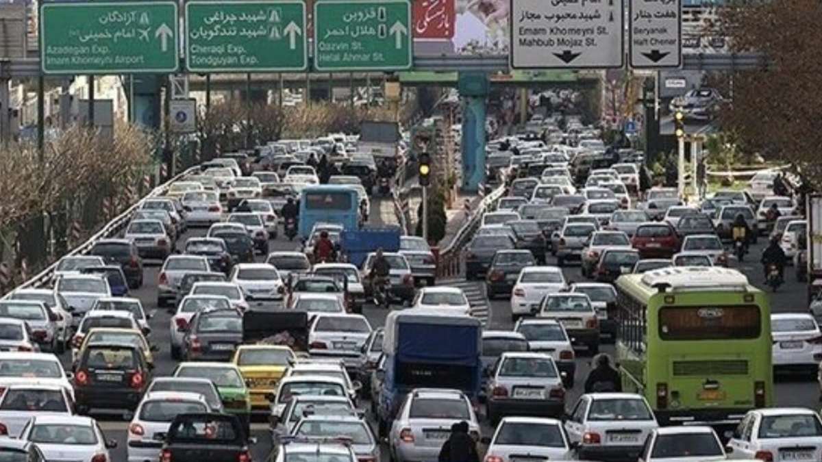 باشگاه خبرنگاران -شروع ترافیک صبحگاهی در بزرگراه‌های تهران