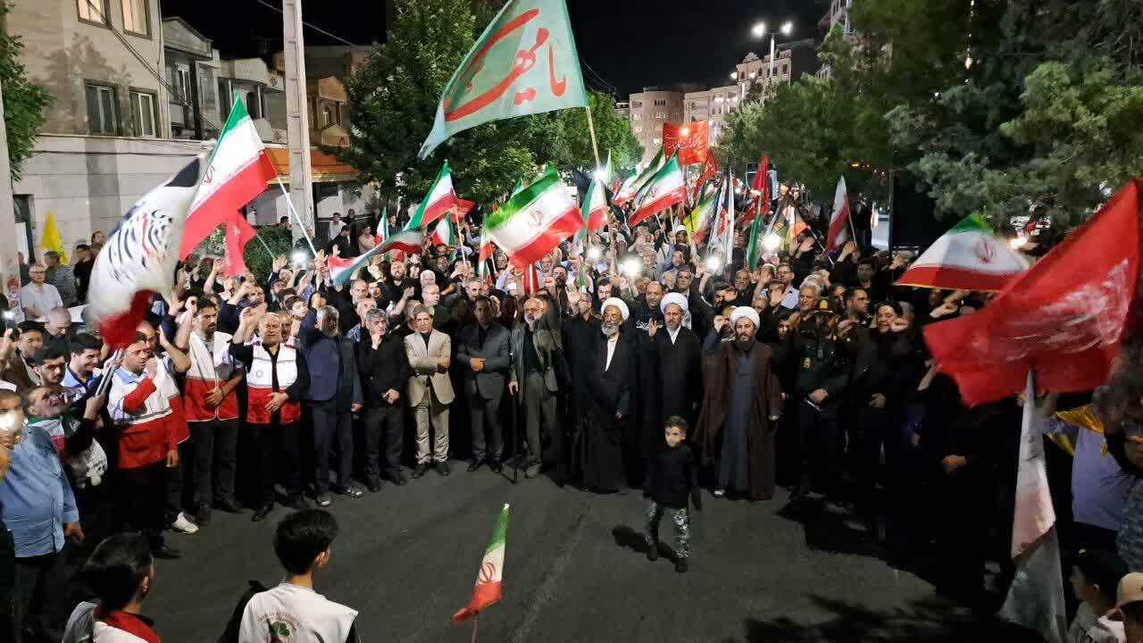 حماسه آفرینی مردم همیشه در میدان مقاومت حماسه آفرینی مردم همیشه در میدان مقاومت