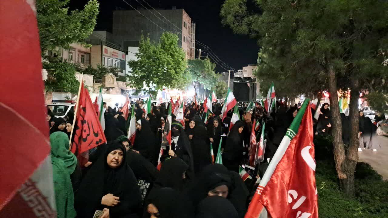 حماسه آفرینی مردم همیشه در میدان مقاومت حماسه آفرینی مردم همیشه در میدان مقاومت