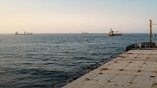 Shipping in the Strait of Hormuz completely stopped