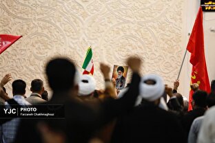 مراسم بزرگداشت رهبر شهید در حرم مطهر حضرت شاهچراغ (ع)