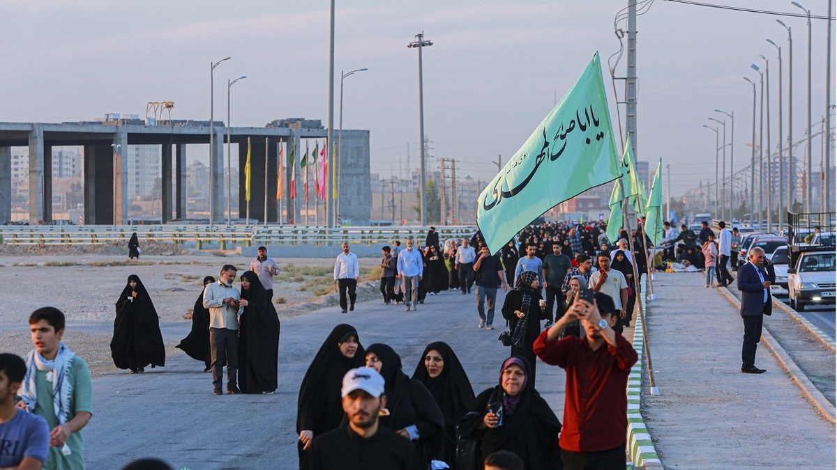 باشگاه خبرنگاران -نسیمی از جنس بهشت در گرمای سوزان مسیر هفت‌کیلومتری طریق المهدی+فیلم