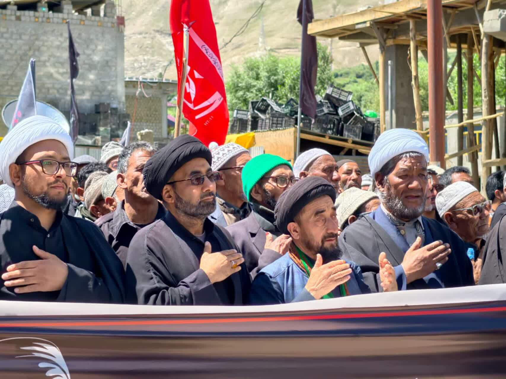 مراسم تشییع نمادین رهبر شهید انقلاب در منطقه سانکوکرگل هند مراسم تشییع نمادین رهبر شهید انقلاب در منطقه سانکوکرگل هند