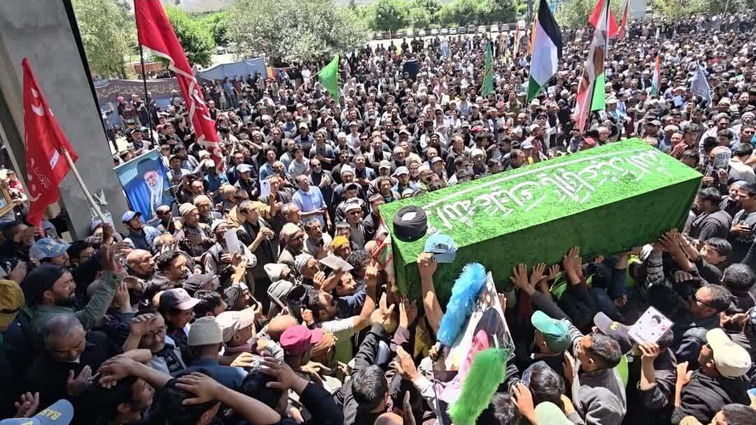 مراسم تشییع نمادین رهبر شهید انقلاب در منطقه سانکوکرگل هند مراسم تشییع نمادین رهبر شهید انقلاب در منطقه سانکوکرگل هند