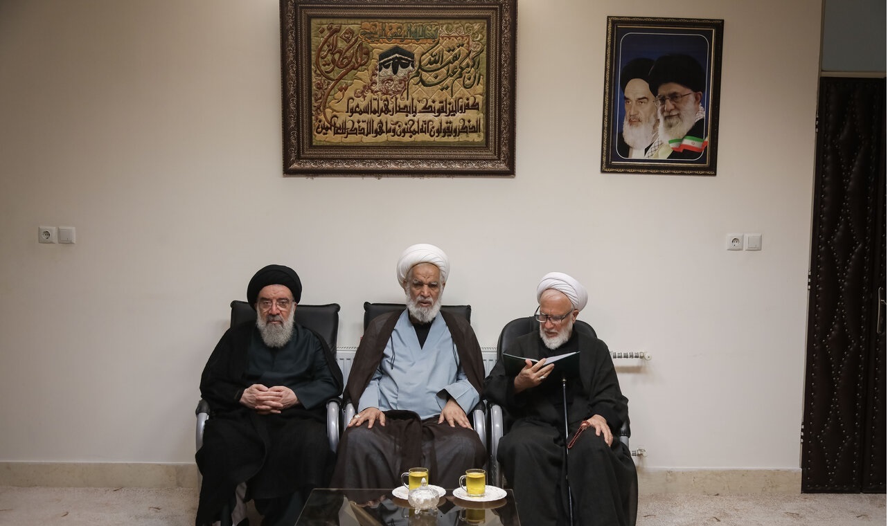 آیین بزرگداشت آقای شهید ایران ازسوی آیت الله نوری همدانی در قم برگزار شد آیین بزرگداشت آقای شهید ایران ازسوی آیت الله نوری همدانی در قم برگزار شد
