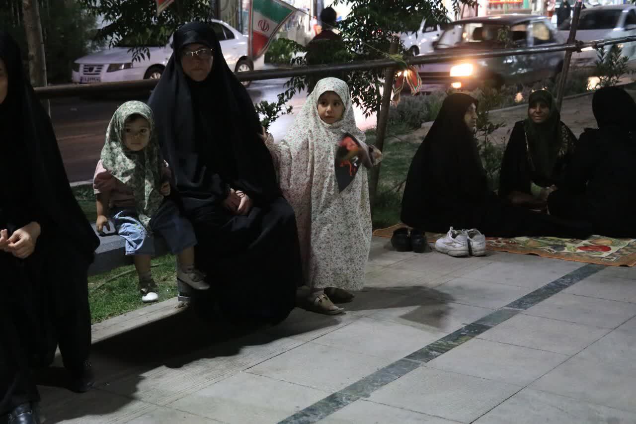 تداوم حضور با شکوه ماهدشتیها در تجمعات شبانه تداوم حضور با شکوه ماهدشتیها در تجمعات شبانه