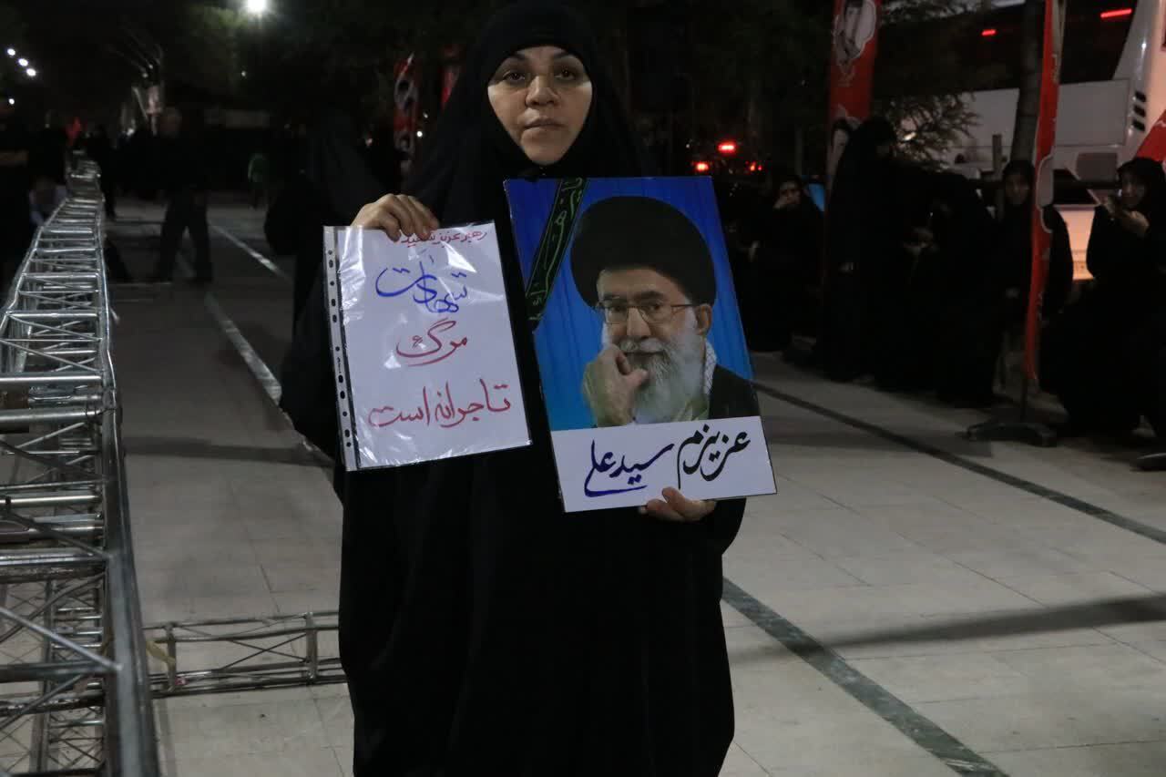 تداوم حضور با شکوه ماهدشتیها در تجمعات شبانه تداوم حضور با شکوه ماهدشتیها در تجمعات شبانه