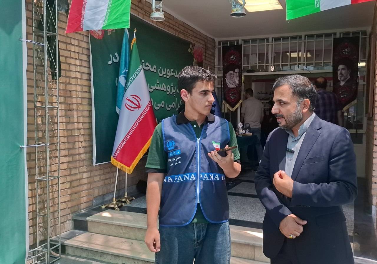 برگزاری نمایشگاه فانوس در دبیرستان علامه حلی به نام شهید ماکان نصیری