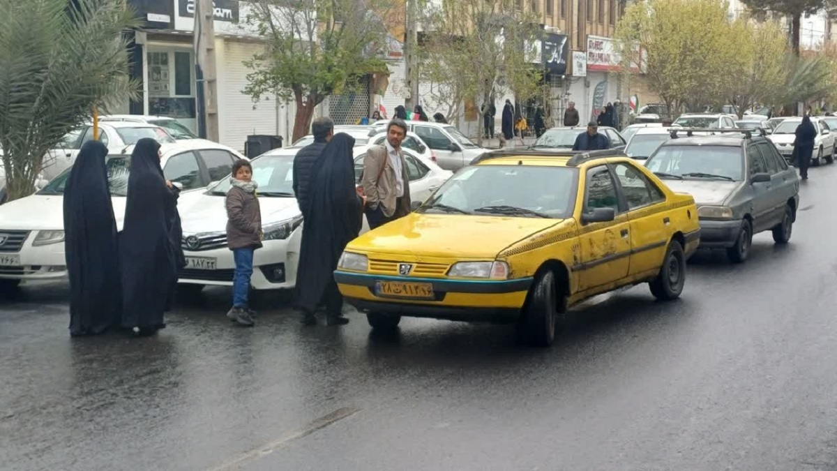 باشگاه خبرنگاران -راننده تاکسی امانتدار قمی ۵۰ میلیون تومان پول نقد زائر افغانستانی را بازگرداند