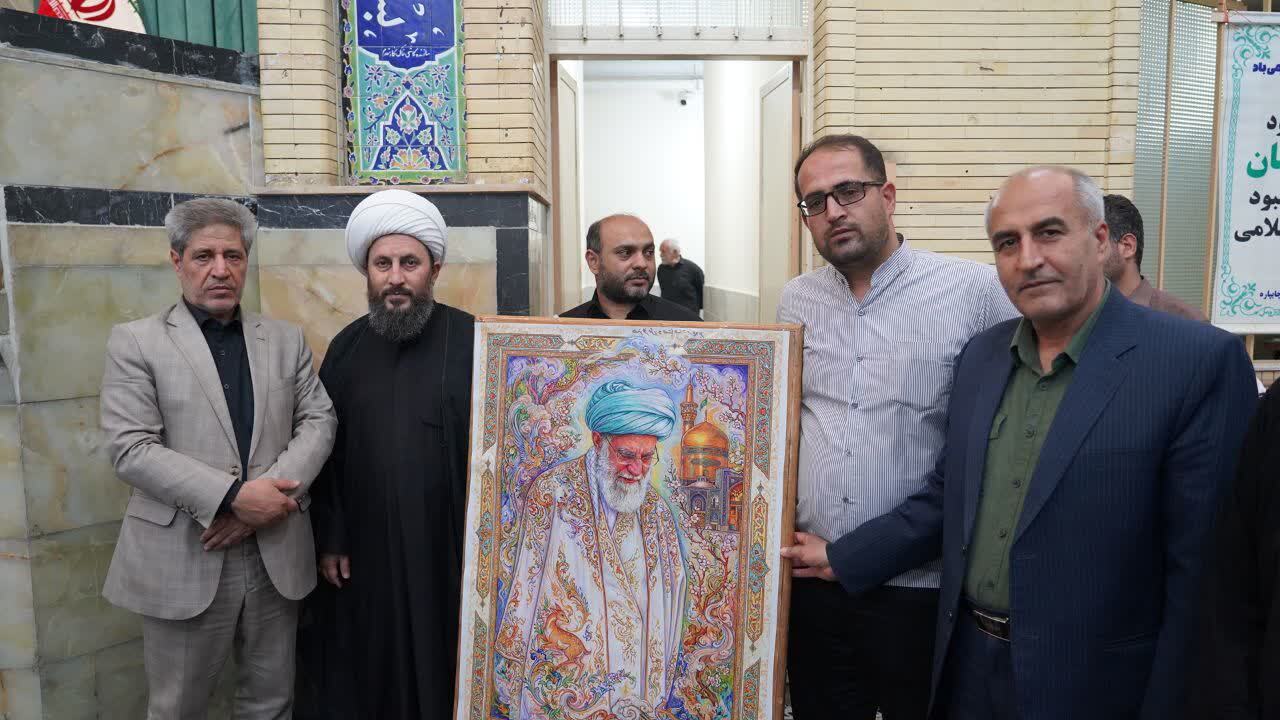 رونمایی ازطرح تابلوفرش نفیس ابریشمین با طرح «شهید امت» در خوی رونمایی ازطرح تابلوفرش نفیس ابریشمین با طرح «شهید امت» در خوی