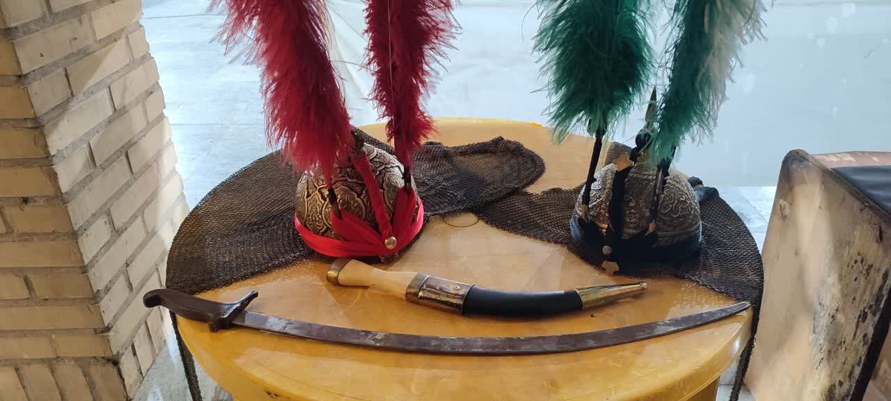 فریادِ سرخ در میعادگاه شهدای صالح آباد در رثای رهبر شهید انقلاب فریادِ سرخ در میعادگاه شهدای صالح آباد در رثای رهبر شهید انقلاب + عکس و فیلم