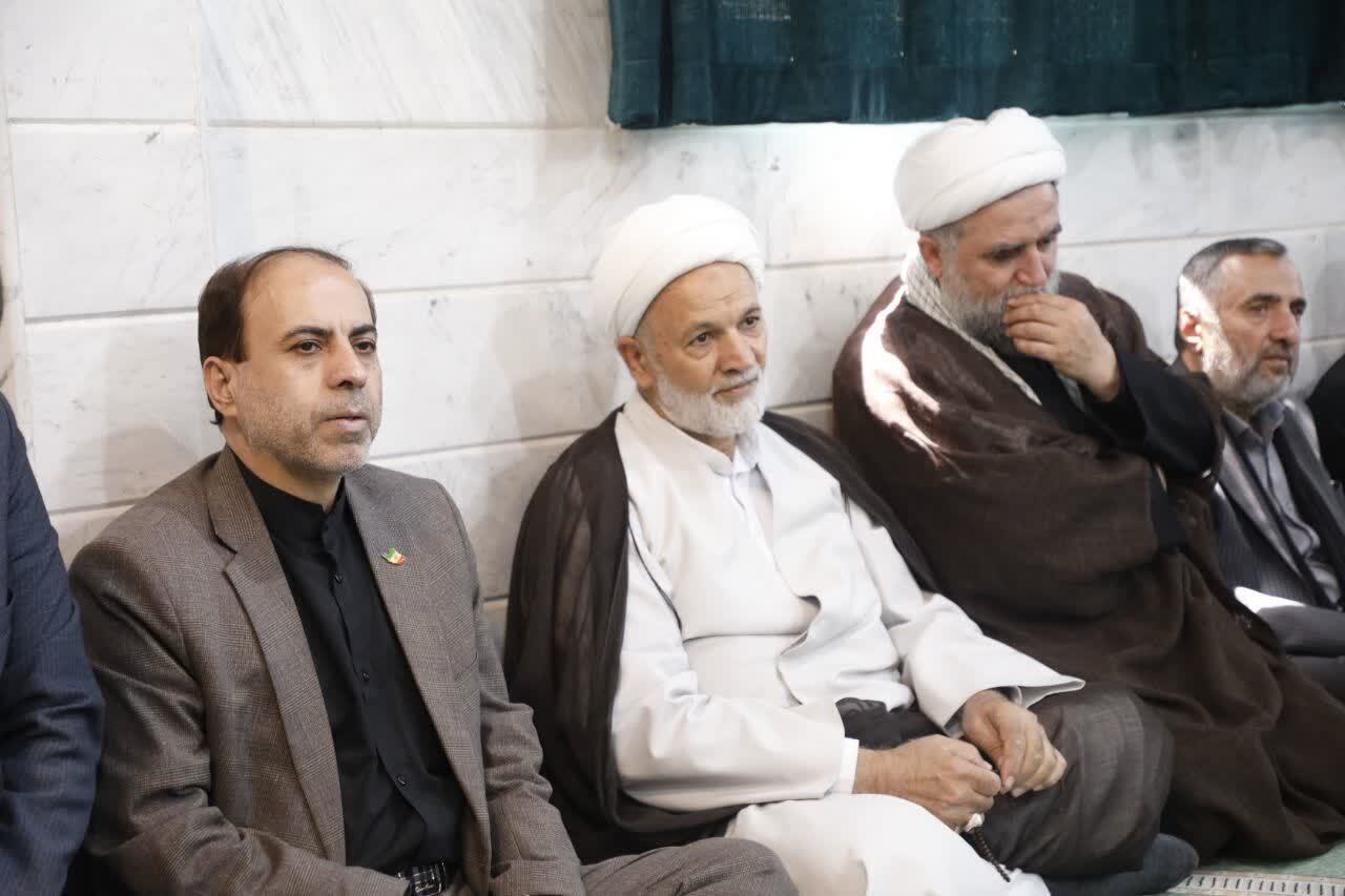 ادای احترام فرهنگیان استان قم به رهبر شهید انقلاب