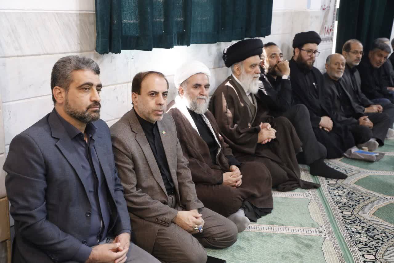 ادای احترام فرهنگیان استان قم به رهبر شهید انقلاب