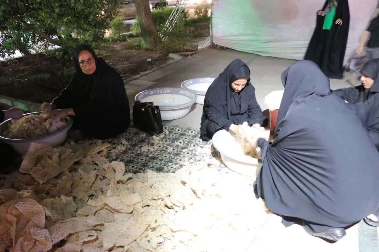 نمایی از شور و حال تاسوعای حسینی در ماهدشت نمایی از شور و حال تاسوعای حسینی در ماهدشت