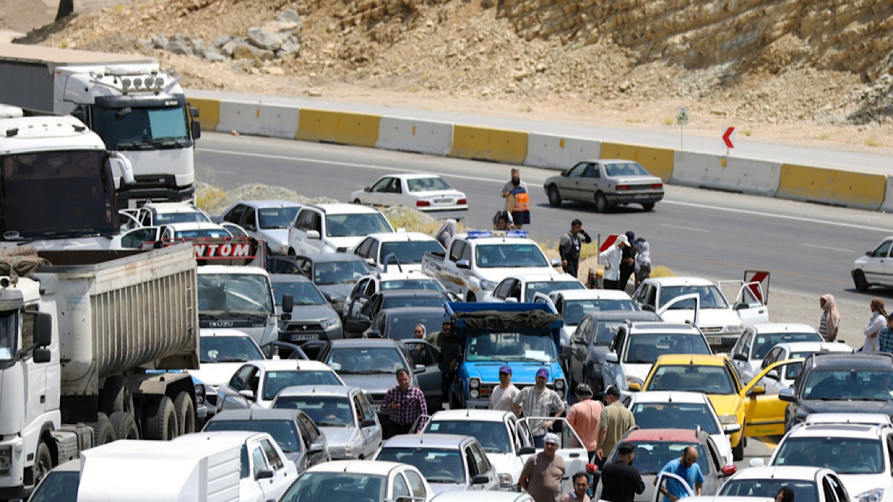 ترافیک سنگین در محورهای منتهی به تهران/ انسداد محور هراز تا ساعت ۱۷