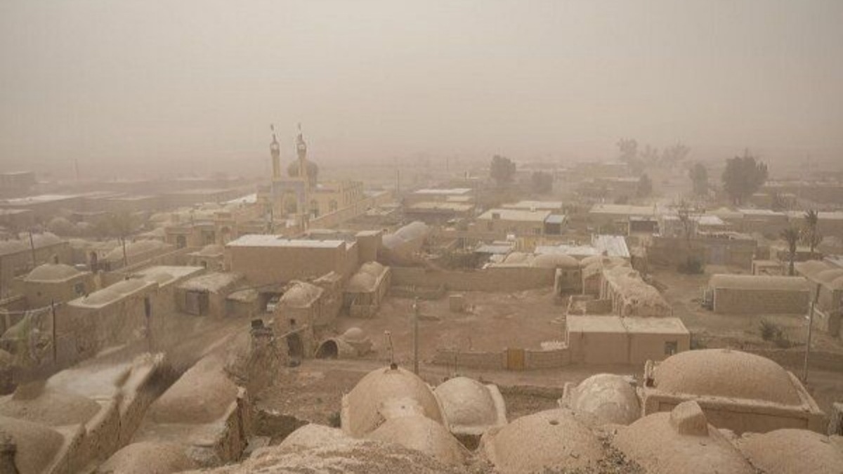 باشگاه خبرنگاران -تداوم وزش بادهای ۱۲۰ روزه در سیستان؛ دیدافقی زابل به ۴۰۰ متر کاهش یافت