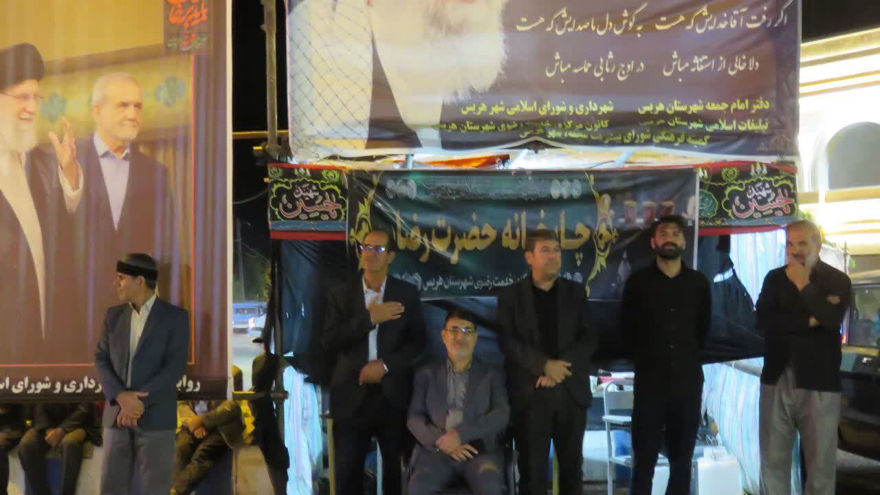 گزارش تصویری از تجمع حماسی شبانه مردم انقلابی هریس در میدان مقاومت گزارش تصویری از تجمع حماسی شبانه مردم انقلابی هریس در میدان مقاومت