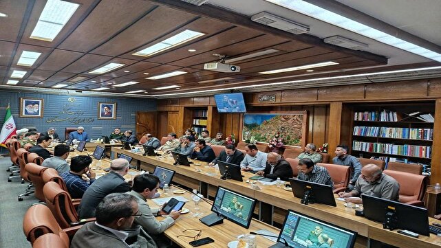 مدیران برای حل مشکلات خانوادههای شهدا پای کار باشند