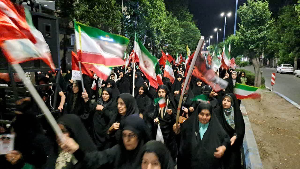 عزاداری و تجمع خونخواهی مردم انقلابی خوی به روایت شهروندخبرنگار عزاداری و تجمع خونخواهی مردم انقلابی خوی به روایت شهروندخبرنگار
