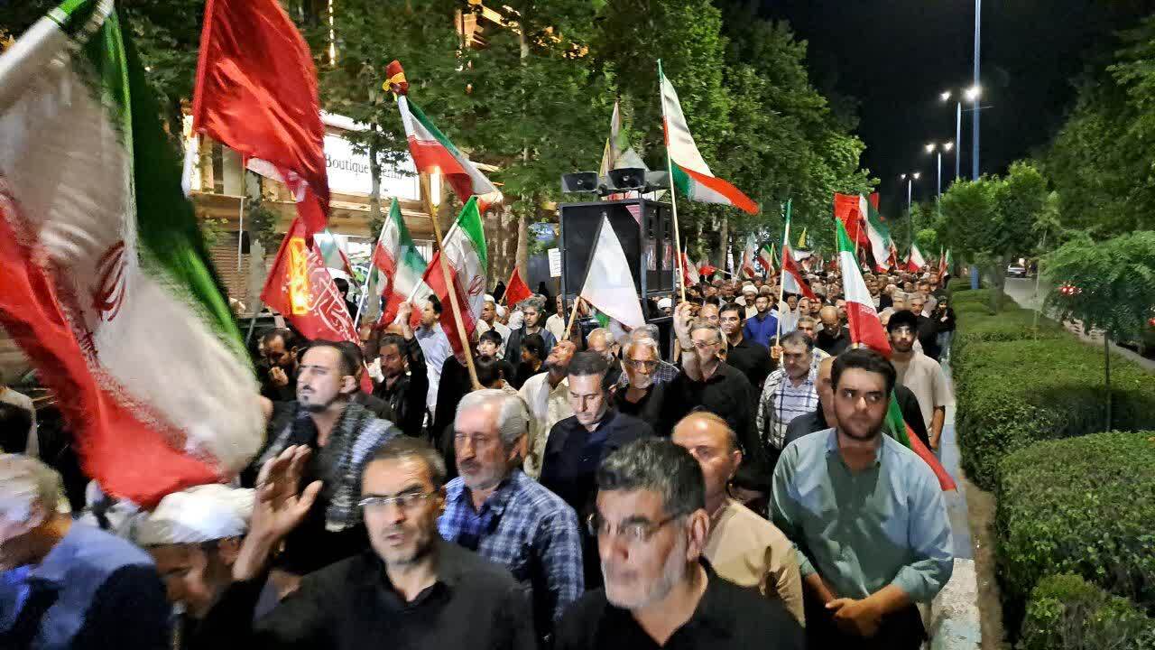 عزاداری و تجمع خونخواهی مردم انقلابی خوی به روایت شهروندخبرنگار عزاداری و تجمع خونخواهی مردم انقلابی خوی به روایت شهروندخبرنگار