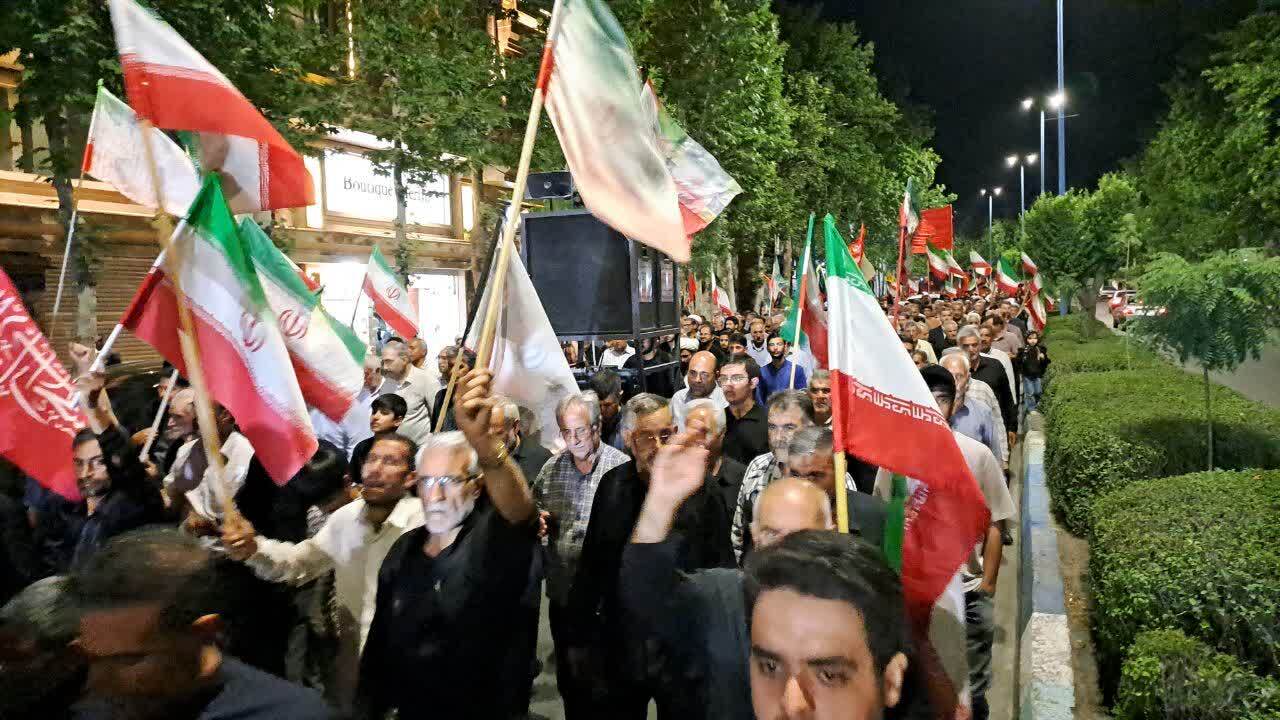 عزاداری و تجمع خونخواهی مردم انقلابی خوی به روایت شهروندخبرنگار عزاداری و تجمع خونخواهی مردم انقلابی خوی به روایت شهروندخبرنگار