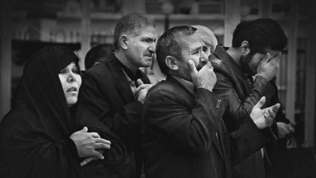 «یا امام حسین ما را از دست این شاه بی‌دین خلاص کن»