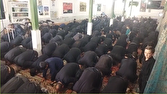 اقامه نماز ظهر عاشورا در روستای ده محمد + فیلم