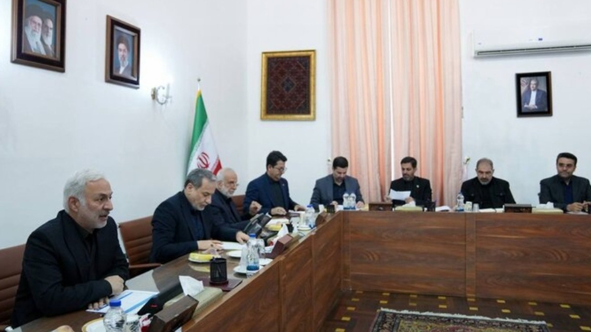 باشگاه خبرنگاران -نشست مسئولان برگزاری مراسم تشییع رهبر شهید انقلاب با عراقچی