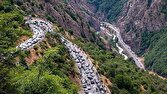 جاده چالوس برای تخلیه بار ترافیکی یک‌طرفه شد؛ ترافیک سنگین در هراز