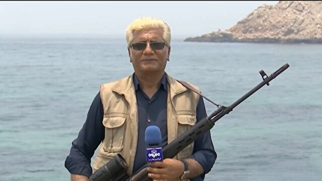 خبرنگار صداوسیما برای دفاع از ایران قناصه به‌دست شد + فیلم