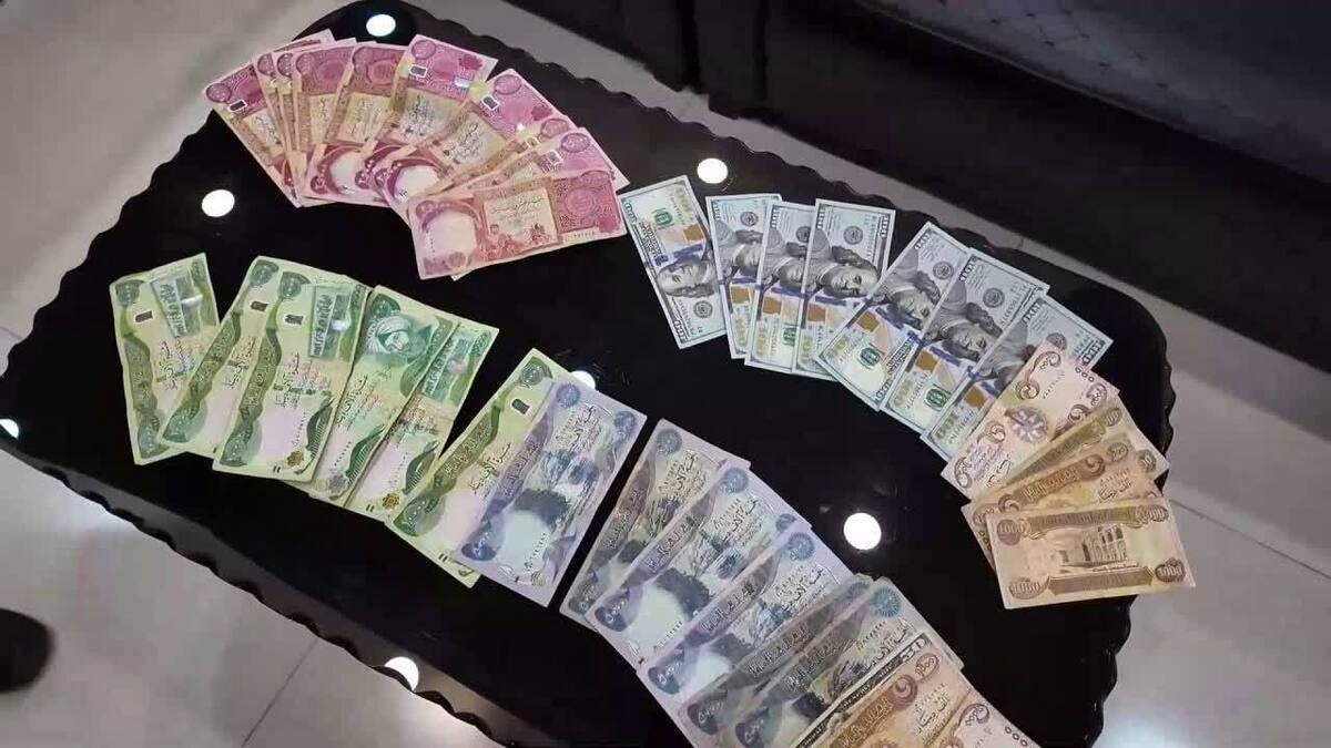 باشگاه خبرنگاران -عملیات ضربتی پلیس در بازار ارز قم/ ۲۵ دلال ارزی دستگیر شدند