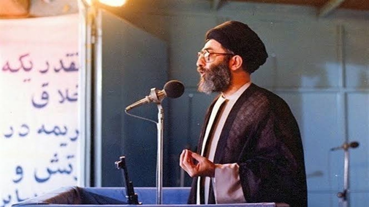 رهبر شهید ایران، نامی زنده در مسیر عاشقی + فیلم