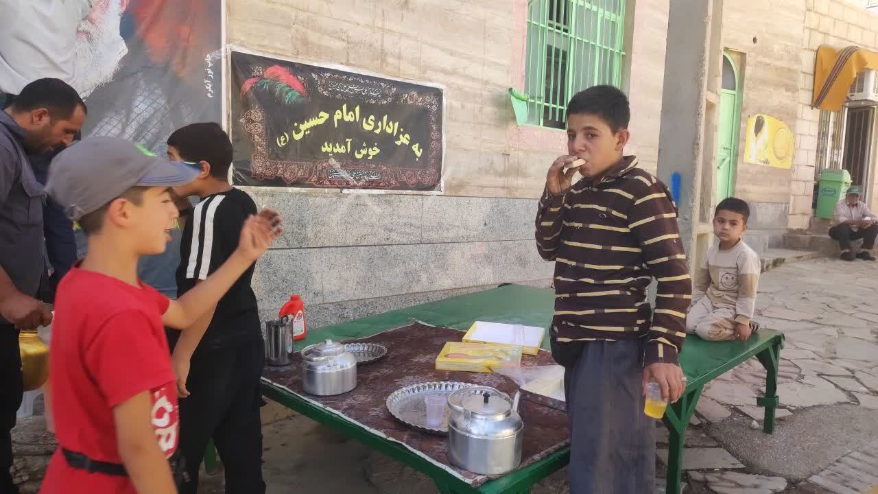 برگزاری پرشور ایستگاه صلواتی در روستای گردشگری توآباد برگزاری پرشور ایستگاه صلواتی در روستای گردشگری توآباد