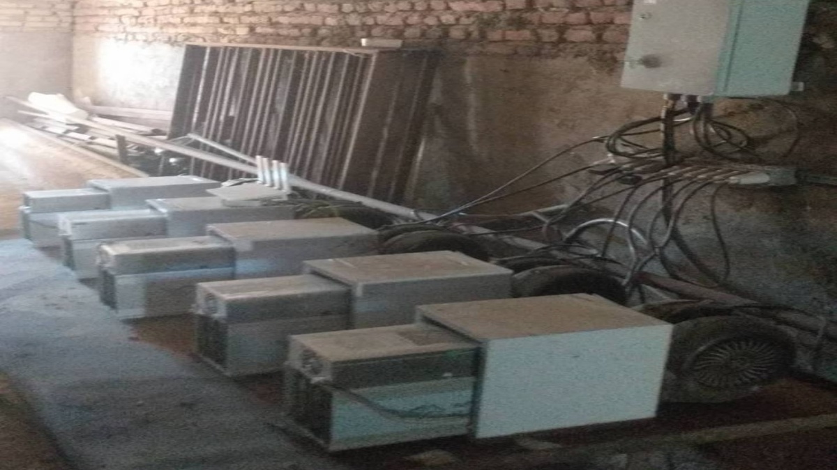 باشگاه خبرنگاران -ردپای ماینرهای غیرمجاز از خانه‌باغ تا مرغداری؛ کشف ۱۰ دستگاه ماینر غیرمجاز طی ۲ هفته
