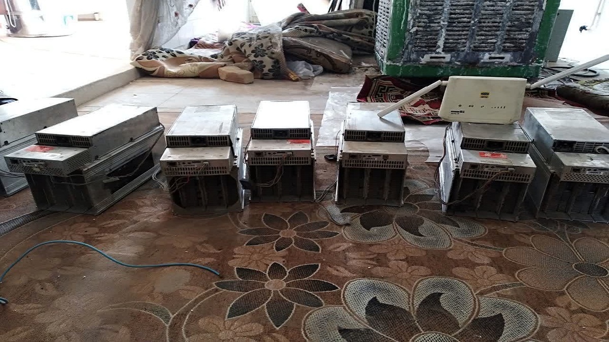 باشگاه خبرنگاران -کشف و توقیف ماینرهای غیرمجاز  از چهار منزل مسکونی در قم /افزایش رقم پرداخت پاداش به گزارش دهندگان