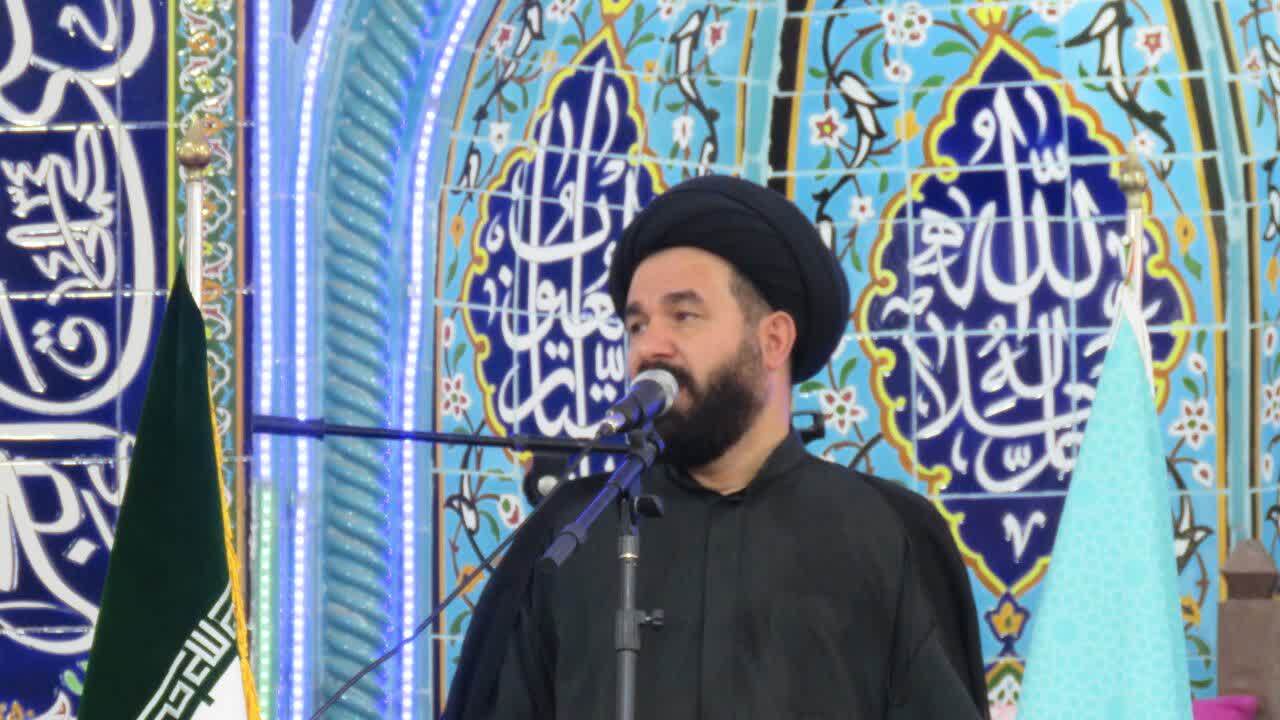 روایتی از اقامه نماز پرفیض جمعه در هریس روایتی از اقامه نماز پرفیض جمعه در هریس
