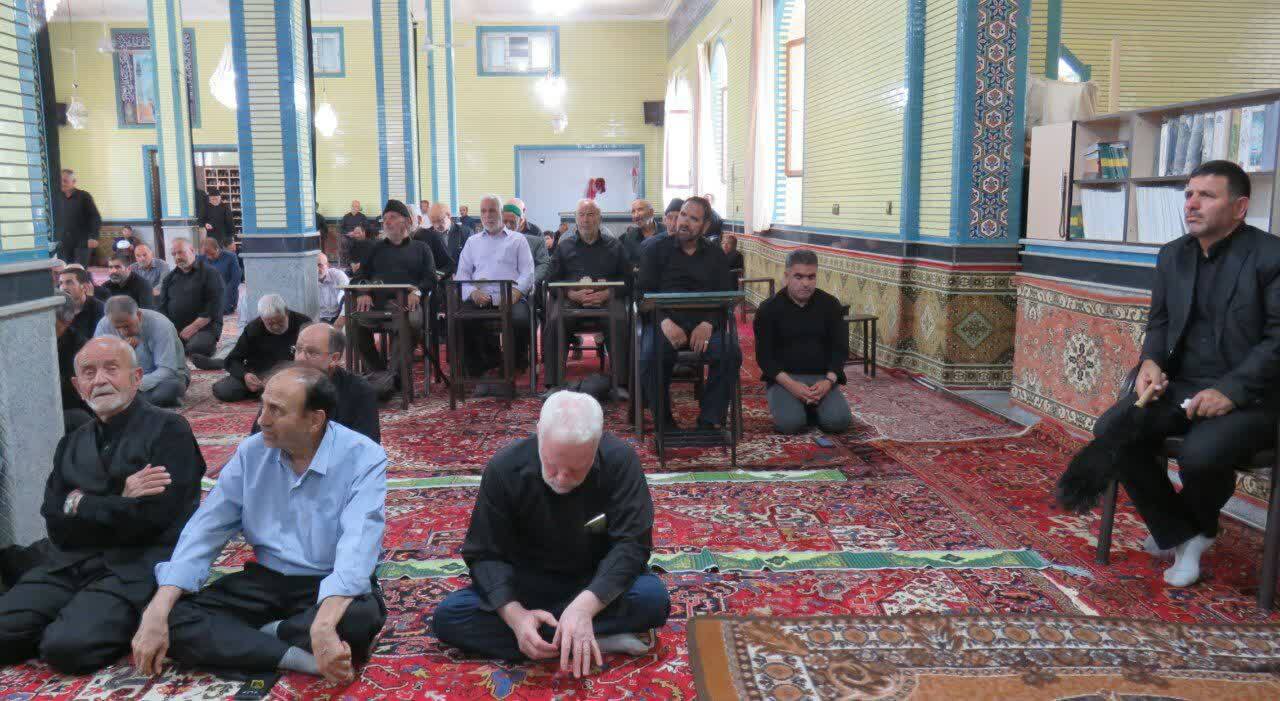 روایتی از اقامه نماز پرفیض جمعه در هریس روایتی از اقامه نماز پرفیض جمعه در هریس