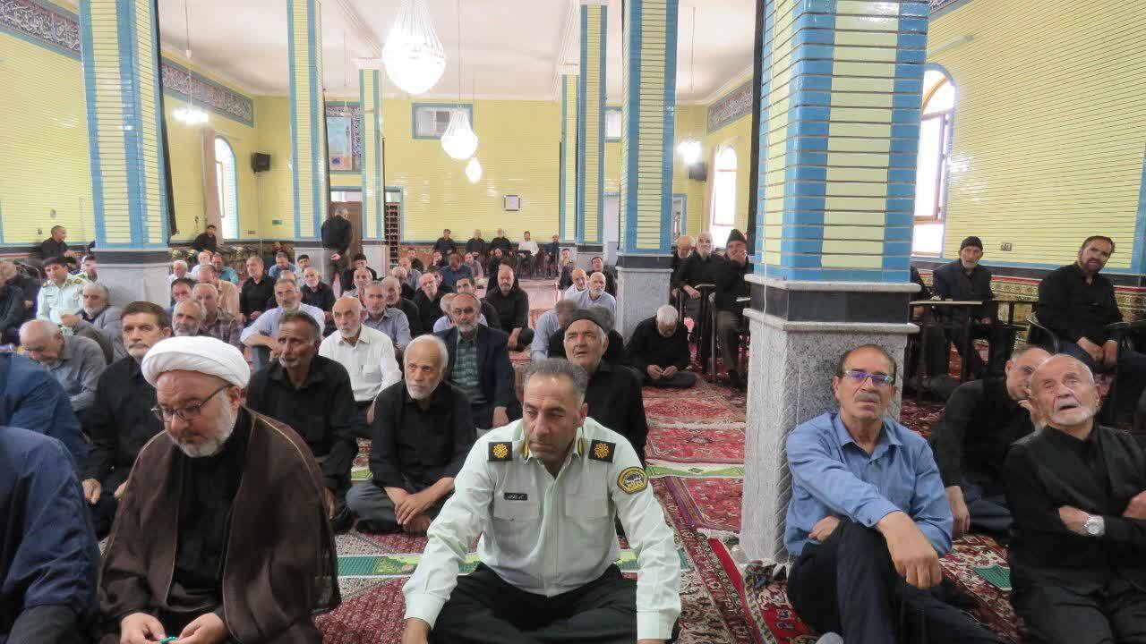 روایتی از اقامه نماز پرفیض جمعه در هریس روایتی از اقامه نماز پرفیض جمعه در هریس
