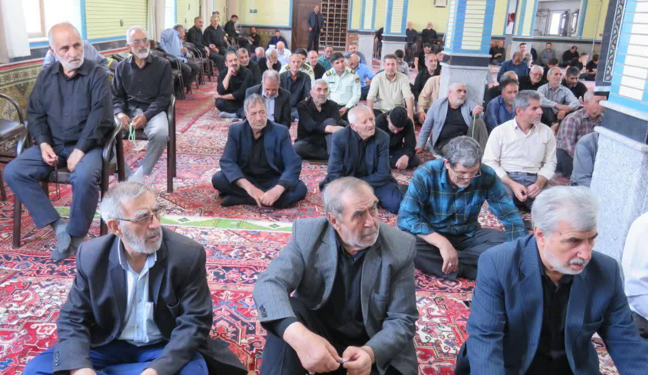 اقامه نماز پرفیض جمعه در هریس اقامه نماز پرفیض جمعه در هریس