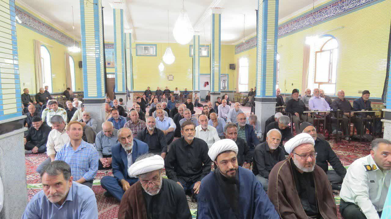 اقامه نماز پرفیض جمعه در هریس اقامه نماز پرفیض جمعه در هریس