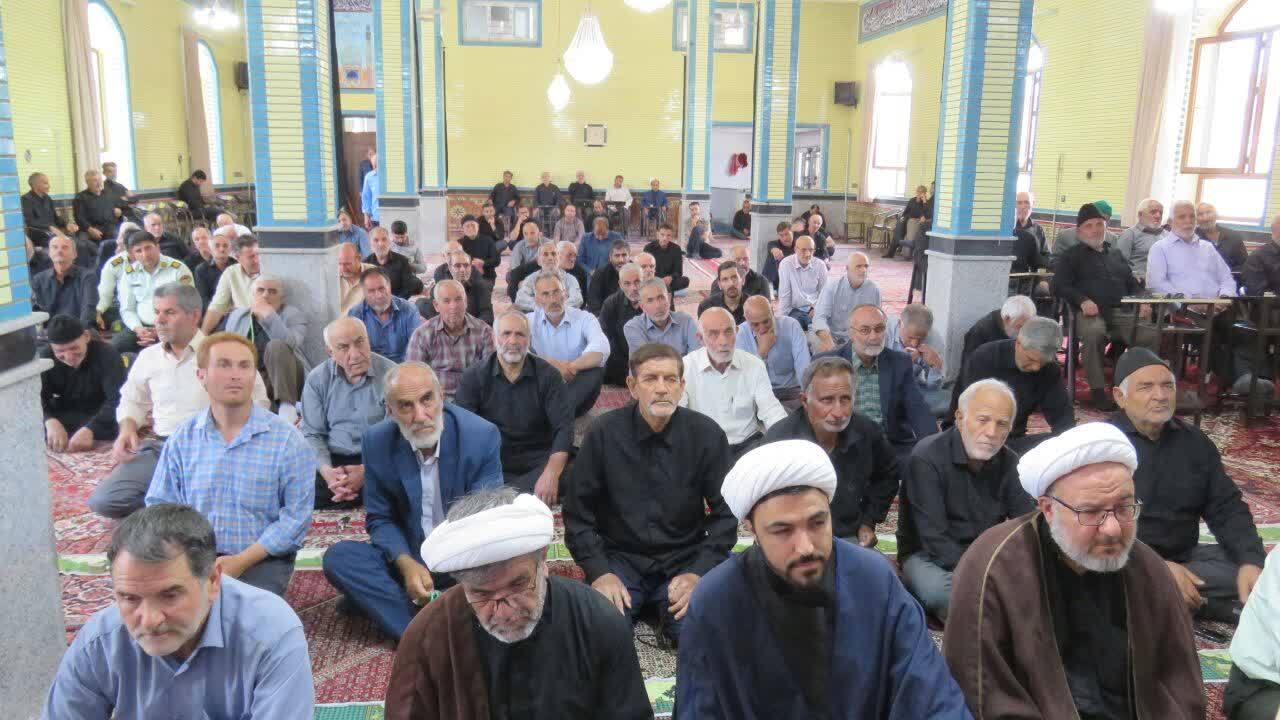 روایتی از اقامه نماز پرفیض جمعه در هریس روایتی از اقامه نماز پرفیض جمعه در هریس
