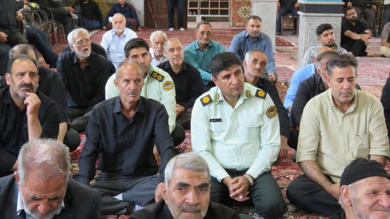 روایتی از اقامه نماز پرفیض جمعه در هریس روایتی از اقامه نماز پرفیض جمعه در هریس