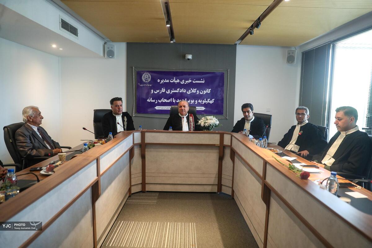 باشگاه خبرنگاران -ارائه بیش از ۵۶۰ مشاوره حقوقی رایگان در فارس/ پیگیری حذف محدودیت انتخاب وکیل در پرونده‌های امنیتی