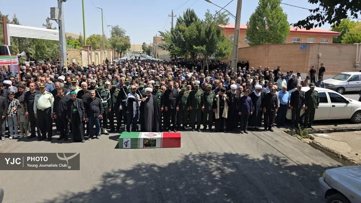 باشگاه خبرنگاران -پیکر شهید جمشید صالحی در الیگودرز آرام گرفت