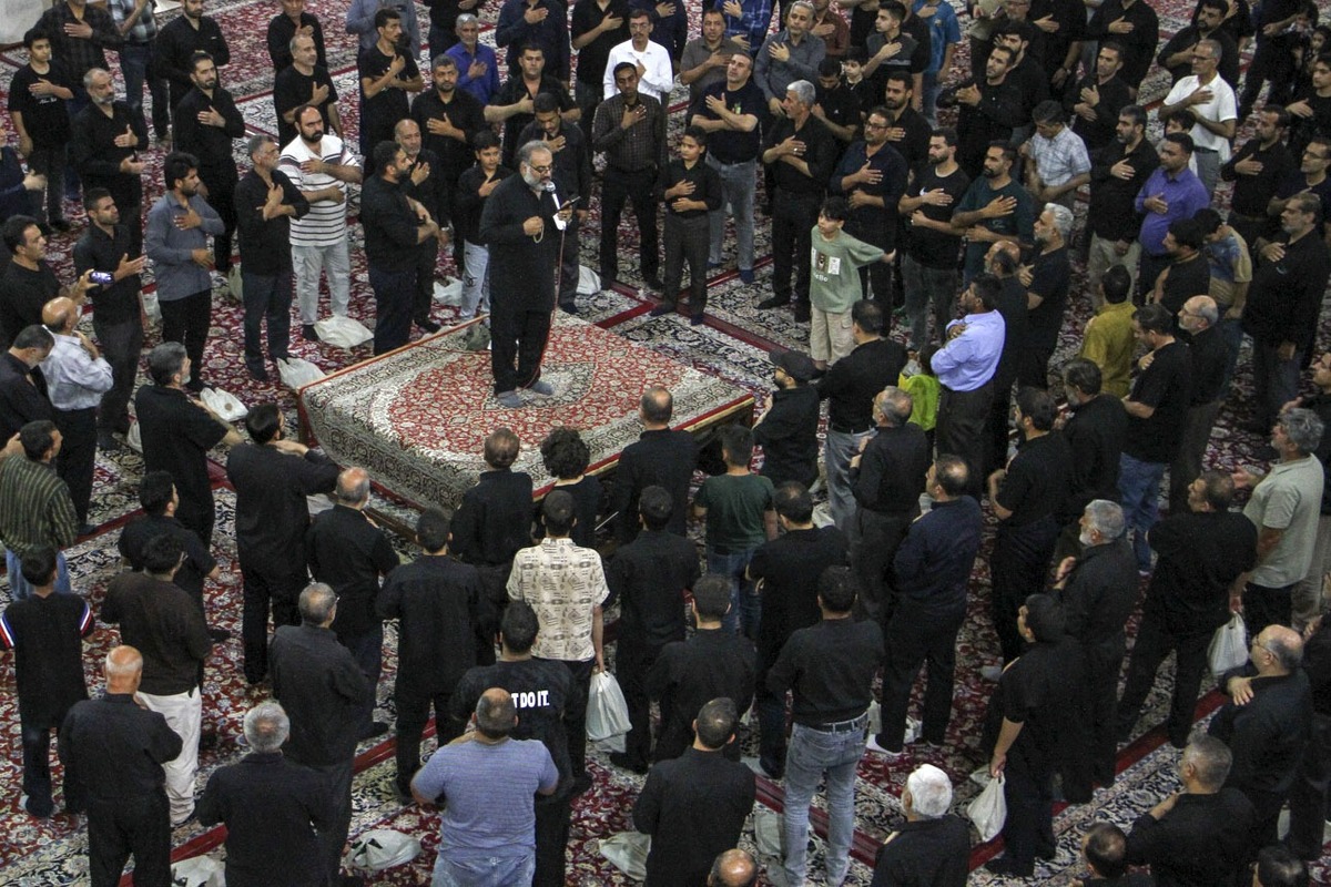 باشگاه خبرنگاران -شیراز در سوگ امام رئوف؛ هیأت جان‌نثاران به شاهچراغ (ع) رسید + تصاویر